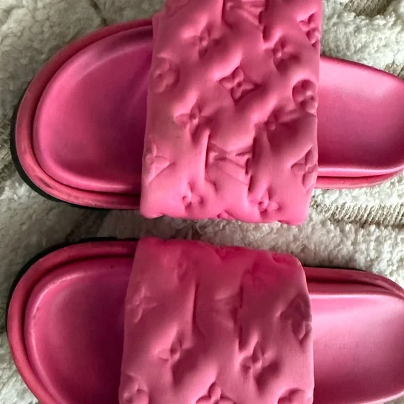 Louis Vuitton Pink Sandals - Picture 4 of 6